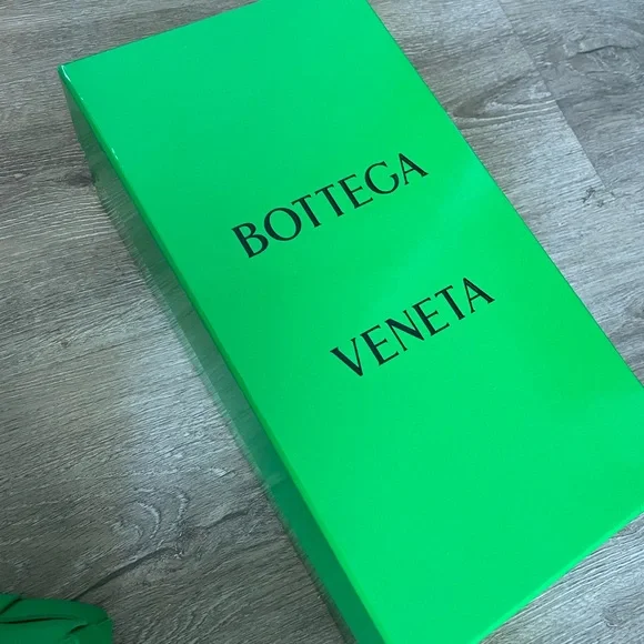 BOTTEGA VENETA
Parakeet Green Quilted Leather Padded Mule Heels Sandals 38 38.5 - Picture 2 of 8